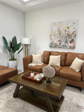 Carroll Estates 3 Bedroom Apartment Retreat